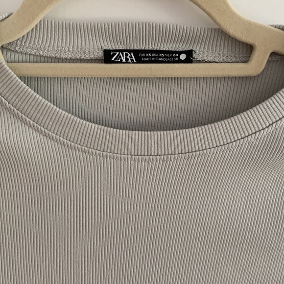 Zara Ribbed Tee - Picture 2 of 5